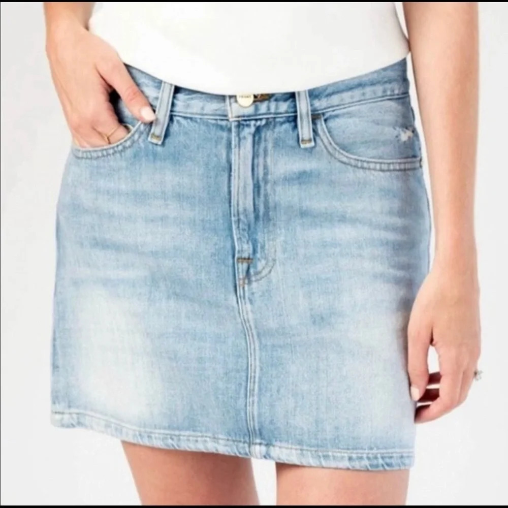 Frame Le Mini Ryde Wash Distressed Denim Skirt